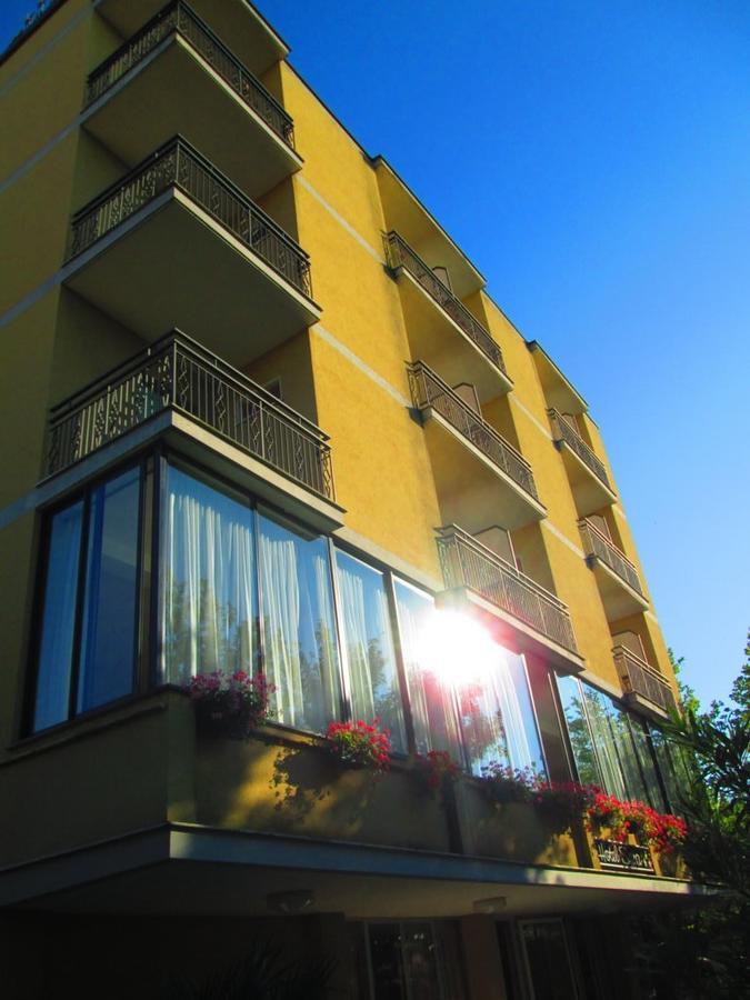 Sara*** Hotel 3*